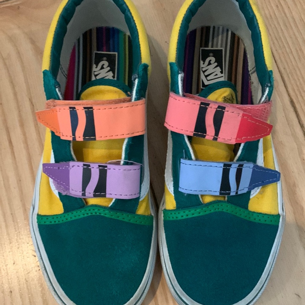 Crayola Vans US2 Boys in great used condition